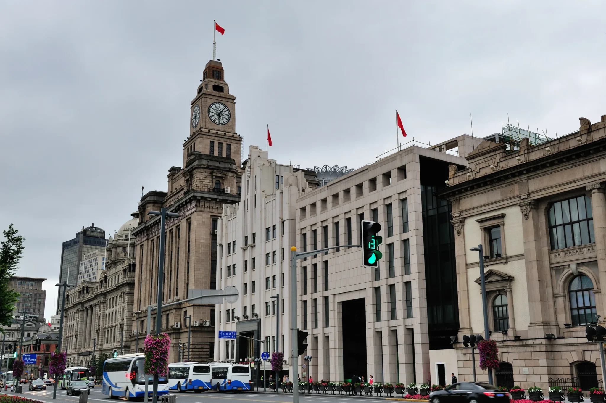 old-buildings-waitan-shanghai